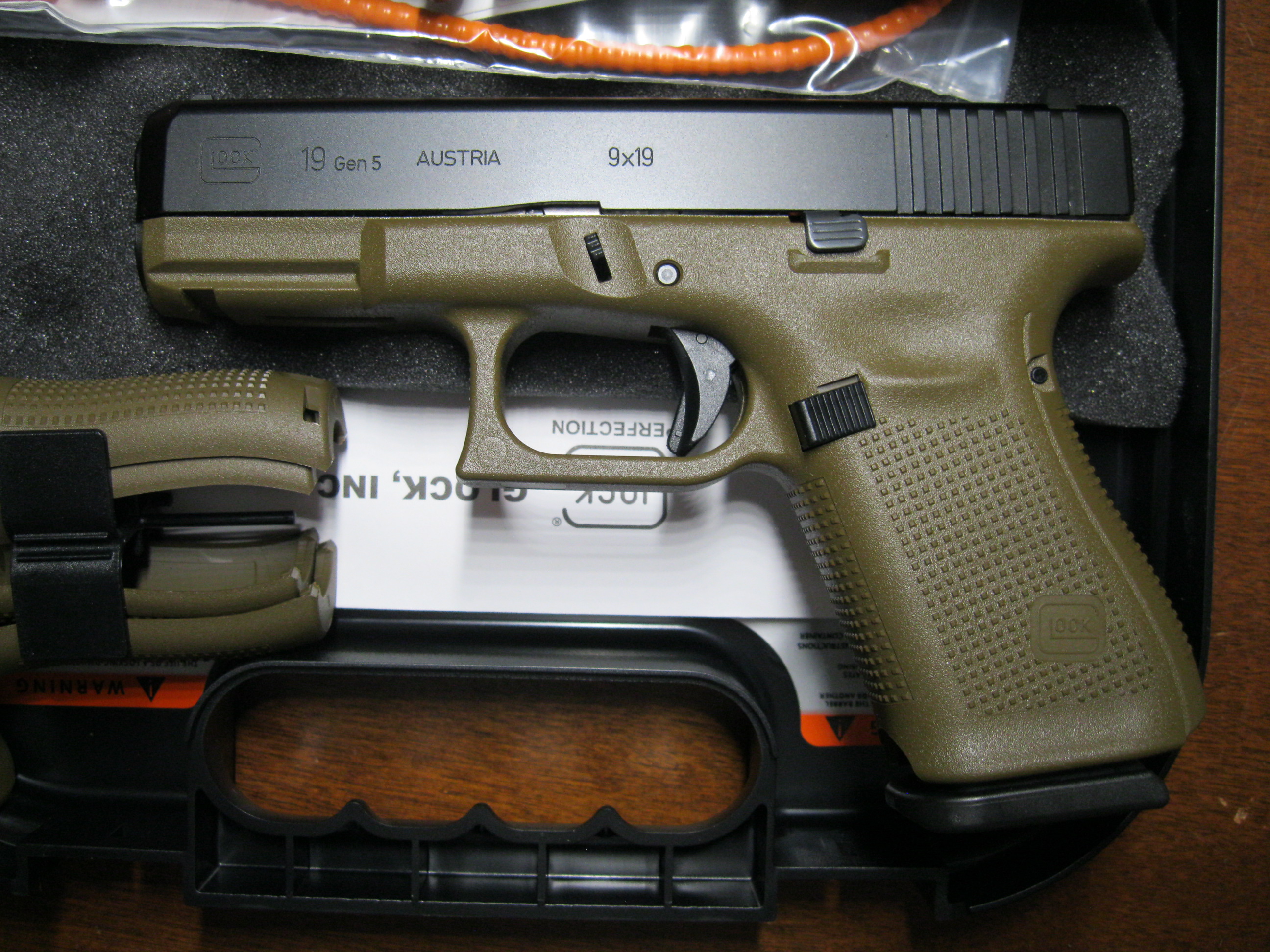 Glock 19 Gen5 Fde 4 9mm 3mags Pa1950203de New Ellis County.