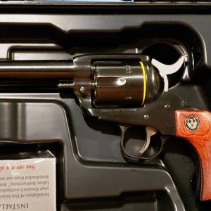 Ruger Vaquero blued 4.62" 5107 357mag