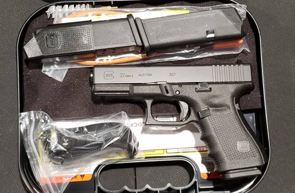 Glock 32 gen4 black 4" 357sig PG3250203