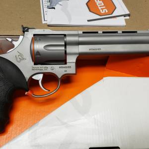 Taurus 44 6.5" Stainless 2-440069 44mag