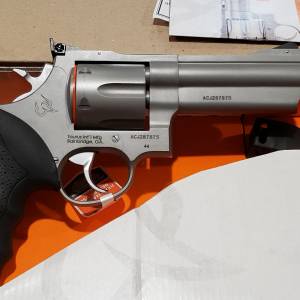 Taurus M44 4" Stainless 44mag 2-440049