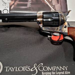 Taylors/Uberti 1873 Short Stroke Gunfighter 5.5" Tuned 45lc 556208DE
