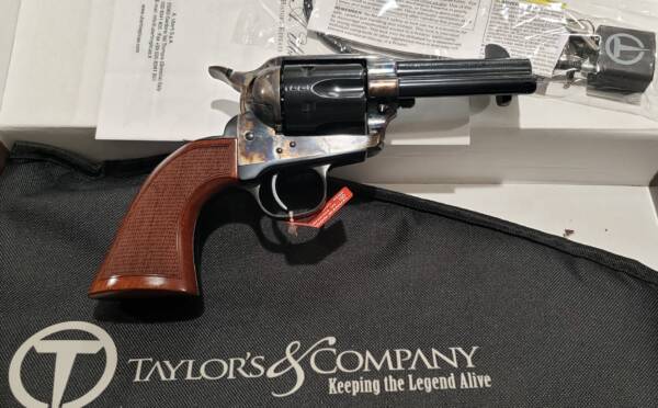 Taylors Uberti Rinning Iron Tuned 3.5in Case color 45lc 550819DE