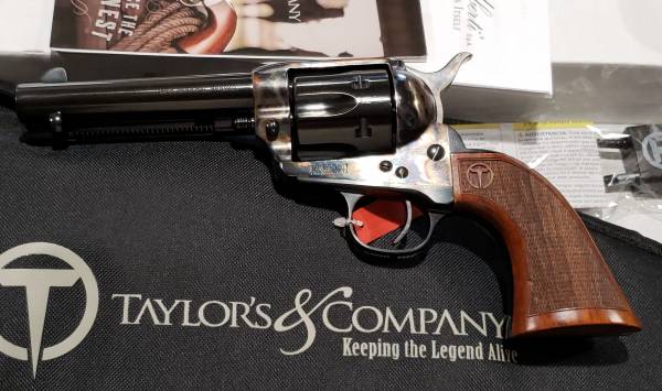 Taylors Uberti Smokewgon 4.75in Case color 550810 357mag