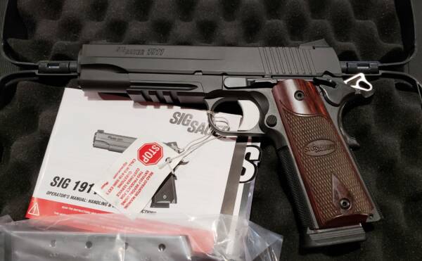 Sig 1911 Black w-rail 5in 1911R-45-BSS-CA 45acp