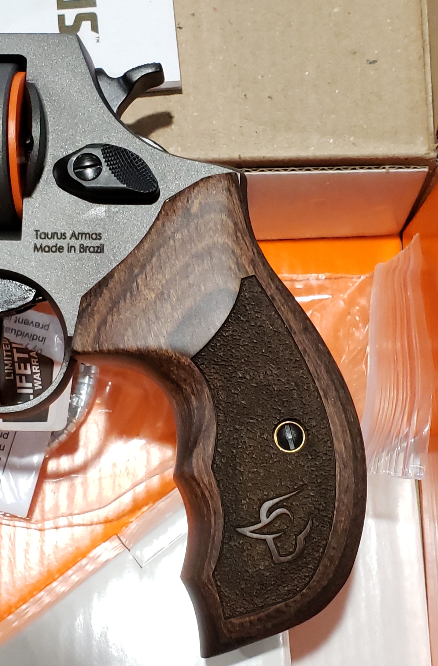 taurus-856-3-tungsten-wood-night-sight-6shot-38sp-2-8563cns-ellis