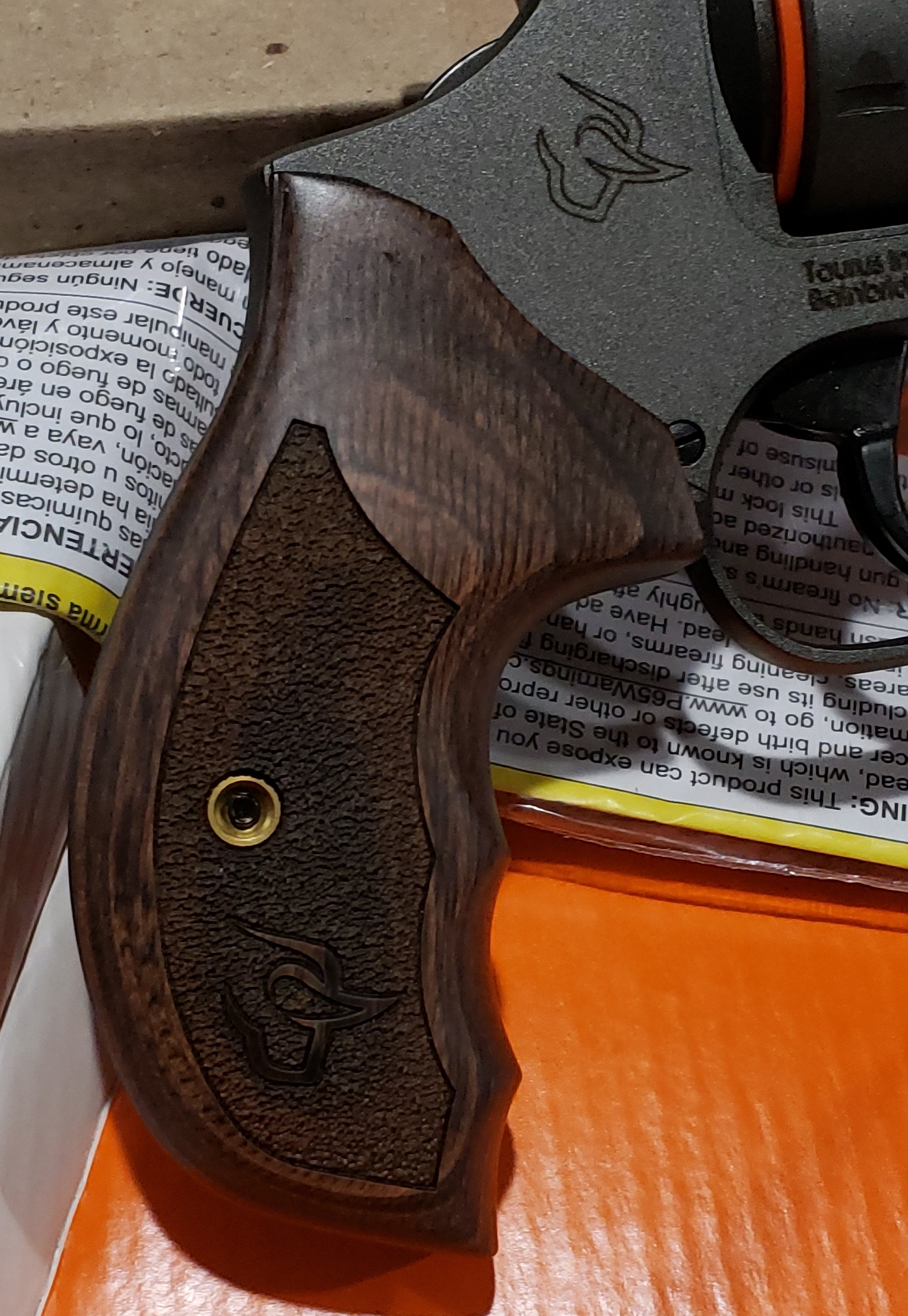 taurus-856-3-tungsten-wood-night-sight-6shot-38sp-2-8563cns-ellis