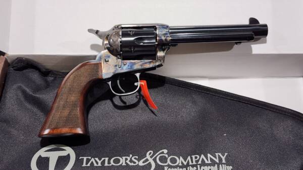 Taylor-Uberti Gunfighter Defender CC 5.5in 555170 45lc