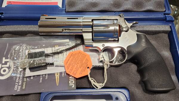 Colt Anaconda 4in Stainless 44mag