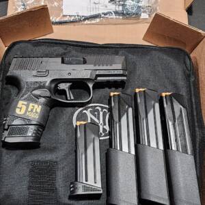 FN 509C Compact Black 3.7in 5mag bundle 101641 9mm