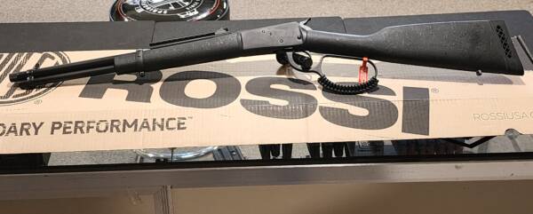 Rossi 92 Triple Black big loop Carbine 16in 923572093 357mag
